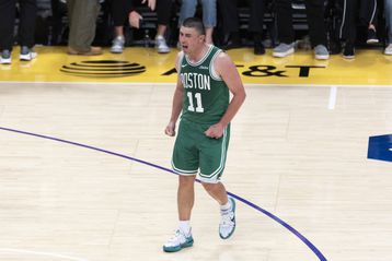 Ο Πρίτσαρντ έκανε τη διαφορά και οι Σέλτικς λύγισαν τους Χοκς