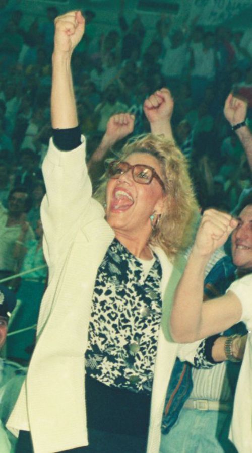 Η αγάπη της Μαρινέλλας για το μπάσκετ και το πριμ του 1987  - Το τραγούδι που έγινε «ύμνος»  (vid)