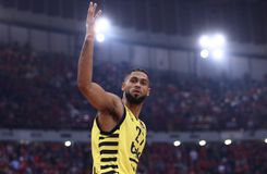 Αντέδρασε ο Ντόρσεϊ χαιρετώντας το ΣΕΦ! (vid)