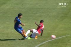 Γλίτωσε την κόκκινη κάρτα ο Σαΐντ για «εγκληματικό» μαρκάρισμα στον Περδίκη (vid)