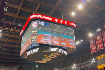 Πανηγυρίστηκε στο ΣΕΦ η κατάκτηση του πρωταθλήματος στο βόλεϊ: Έπαιζε στα μάτριξ ο αγώνας με τον ΠΑΟΚ