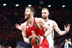 Ντιφαλά και Μπελόσεβιτς στο Game 3 του Ρεάλ Μαδρίτης - Ολυμπιακός