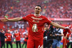 Αλεξάντερ - Άρνολντ: «Για την πόλη, για τους οπαδούς»