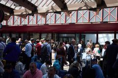 Το Sportal στην Μαδρίτη για την «μάχη» του Ολυμπιακού: Το απόλυτο χάος στο αεροδρόμιο από το μπλακ άουτ (vid)