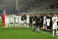 «Χωρίς αξίες, χωρίς χρώματα»: Η διαμαρτυρία της Λέτσε προς τη Serie A για τη διεξαγωγή αγώνα δύο μέρες μετά τον θάνατο του φυσιοθεραπευτή της