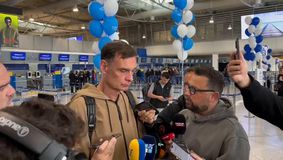 Ο Γιώργος Μπαρτζώκας κατά την αναχώρηση του Ολυμπιακού για τη Μαδρίτη
