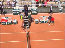 Ουκρανή τενίστρια αρνήθηκε χειραψία με Λευκορωσίδα αντίπαλό της και αποδοκιμάστηκε (vid)