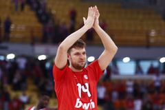 Το αποχαιρετιστήριο μήνυμα του Ολυμπιακού στον Σάσα Βεζένκοφ (vid)