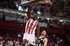 Ευχάριστα νέα για τον Ολυμπιακό: Μέσα οι Φαλ και Μπραζντέικις, εκτός ο Γκος με Μπαρτσελόνα