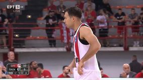 Ολυμπιακός - ΠΑΟΚ: Θερμό χειροκρότημα στον Σλούκα από τον κόσμο