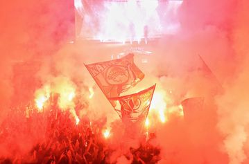 Θέμα με τις γιγαντοοθόνες στον Πειραιά με φόντο την κόντρα Ολυμπιακού - Μετροπόλιταν