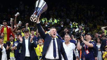 Γιασικεβίτσιους: «Νούμερο 5! Επιστροφή στην κορυφή μετά από 16 χρόνια!»
