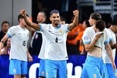 Άνετη και ωραία η «πεντάστερη» Ουρουγουάη - Ο Παναμάς έβαλε σε... μπελάδες τις ΗΠΑ (vids)