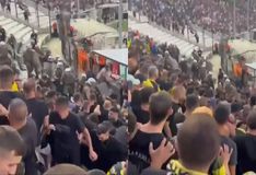 Άγριο ξύλο στην Τούμπα μεταξύ ΜΑΤ και οπαδών της Μπεϊτάρ - Δείτε βίντεο