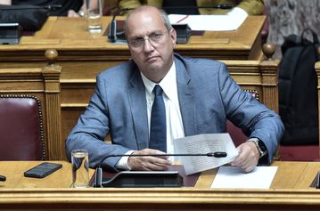 Τέλος από Αναπληρωτής Υπουργός αθλητισμού ο Γιάννης Οικονόμου - Ο Βρούτσης στη θέση του