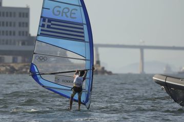 Αναβλήθηκαν οι ιστιοδρομίες στο windsurfing με τη συμμετοχή του Κοκκαλάνη