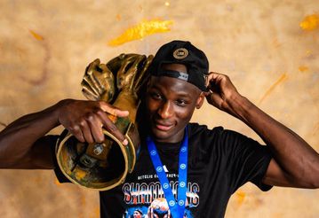 Παρί: Αποχαιρέτησε τον Μπάντζα Σι