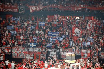 Θύρα 7: «Ο κόσμος του Ολυμπιακού είναι ένας και αδιαίρετος»