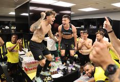 Ρότα και Πήλιος έστησαν τον χορό: Το πάρτι στα αποδυτήρια της ΑΕΚ και η αποθέωση Ηλιόπουλου