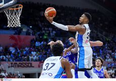 Η FIBA δεν... προλαβαίνει τον Αντετοκούνμπο