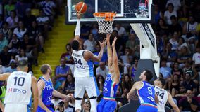 «Οδοστρωτήρας» Γιάννης - Τα καλύτερα στιγμιότυπα του Αντετοκούνμπο απέναντι στην Ιταλία (vid)