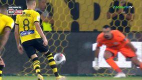 Εκτέλεση πέναλτι αλά... Πανένκα από τον Γκατσίνοβιτς για το 2-1 της ΑΕΚ