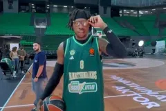 Απολαυστικός Χολμς στη media day του Παναθηναϊκού με γυαλί αλά... Τόνι Σταρκ! (vid)