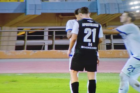 Ένταση ανάμεσα σε Σενγκέλια και Αντονίσε - Ο Γεωργιανός εξτρέμ του ΟΦΗ του τράβηξε τα μαλλιά και αποβλήθηκε (vid)