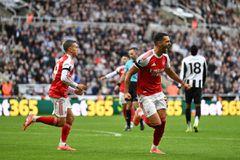 Με «buzzer beater» του Γκάμπριελ η Άρσεναλ πέρασε νικηφόρα από το Σεντ Τζέιμς Παρκ πριν τον Ολυμπιακό