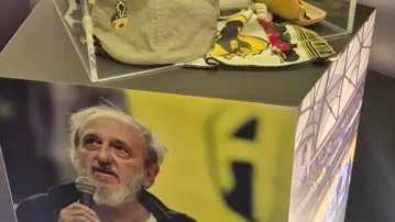 ΑΕΚ: Αφιερωμένη στον Δημήτρη Χατζηχρήστο η κεντρική προθήκη του μουσείου της «Ένωσης»
