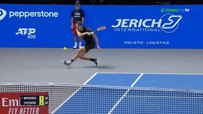 Ο Τσιτσιπάς λύγισε τον Μεντβέντεφ με ασύλληπτο πέρασμα