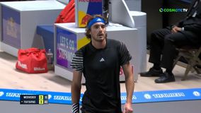 Αφήνει άφωνο τον Μεντβέντεφ με νέο στοπ βολέ ο Τσιτσιπάς