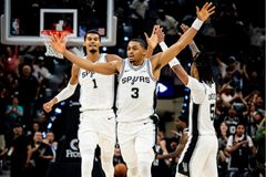 To πανόραμα της ημέρας στο ΝΒΑ - Συνεχίζουν αήττητοι οι Σπερς του Γουεμπανιάμα (vid)