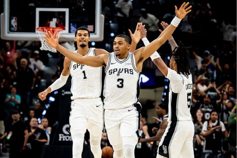 To πανόραμα της ημέρας στο ΝΒΑ - Συνεχίζουν αήττητοι οι Σπερς του Γουεμπανιάμα (vid)