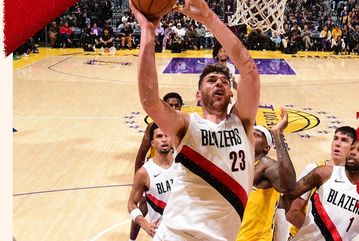 Οι Μπλέιζερς εκμεταλλεύτηκαν τις απουσίες των Λέικερς και άλωσαν το Λος Άντζελες