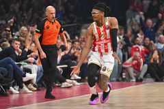 Ασταμάτητος ο Ερυθρός με εκπληκτικό Μονέκε - Ο Φρανσίσκο πήρε από το χέρι τη Ζαλγκίρις