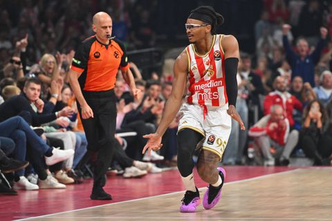 Ασταμάτητος ο Ερυθρός με εκπληκτικό Μονέκε - Ο Φρανσίσκο πήρε από το χέρι τη Ζαλγκίρις