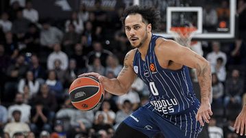 Εύκολη νίκη για την Εφές στο Παρίσι