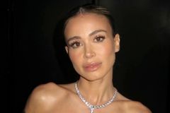 Δίχασε η σύντροφος πρώην άσου της Premier League με την εμφάνισή της στην τηλεόραση