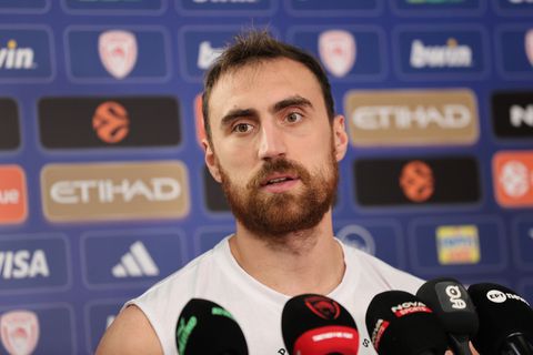 Ο Νίκολα Μιλουτίνοφ υποκλίθηκε στις δυνατότητες του Ντόντα Χολ