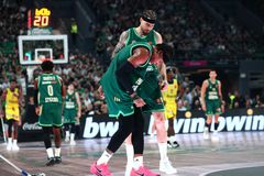 Στο νοσοκομείο «ΥΓΕΙΑ» ο Χολμς για εξετάσεις - Πού ακριβώς τραυματίστηκε