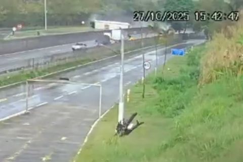 Σοκ στη Βραζιλία: Τράκαρε λεωφορείο με οπαδούς της Φλαμένγκο - Δεκάδες τραυματίες, τέσσερις σε κρίσιμη κατάσταση! (vid)