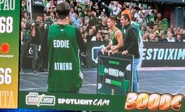 Απίθανο: Φίλος του Παναθηναϊκού έβαλε σουτ από το κέντρο και κέρδισε 3000 ευρώ!