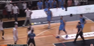 Απίστευτο περιστατικό στην Πάτρα: Οπαδός μπήκε στο γήπεδο και έσπρωξε παίκτη του Απόλλωνα (vid)