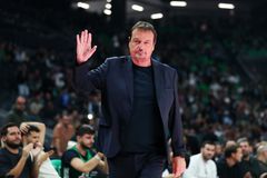 Αποθέωση για τον Εργκίν Άταμαν στο Telekom Center Athens