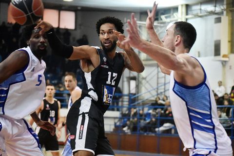 Με 8-0 στο τέλος ο Ιωνικός 79-75 στο ντέρμπι παραμονής με τον Απόλλωνα Πατρών