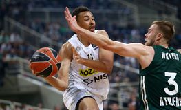 Ντάντε Έξαμ: «Διαφορετική η κουλτούρα στην Ευρώπη, πέφτουν... βροχή τα αντικείμενα»