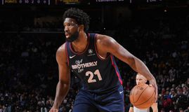 Διαστημικός Εμπίντ σταμάτησε τους Τίμπεργουλβς, «διπλά» για Χιτ και Νάγκετς