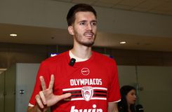 Πετρούσεφ: «Είμαι περισσότερο 4άρι – Αυτά μου είπε ο Μπαρτζώκας»