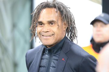 Διεθνής διάκριση για τον Κριστιάν Καρεμπέ με το βραβείο Golden Foot Legend